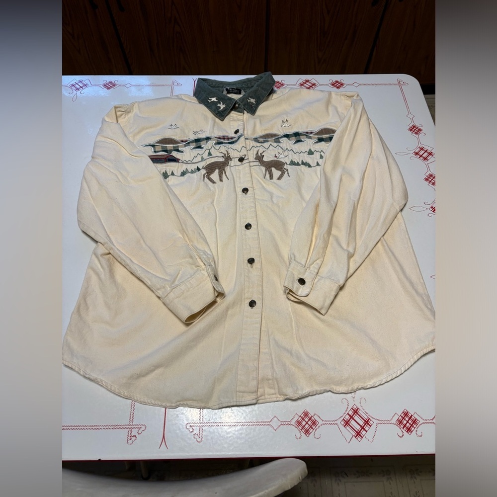 90s women’s button down with deer and outdoors scene by Teddi